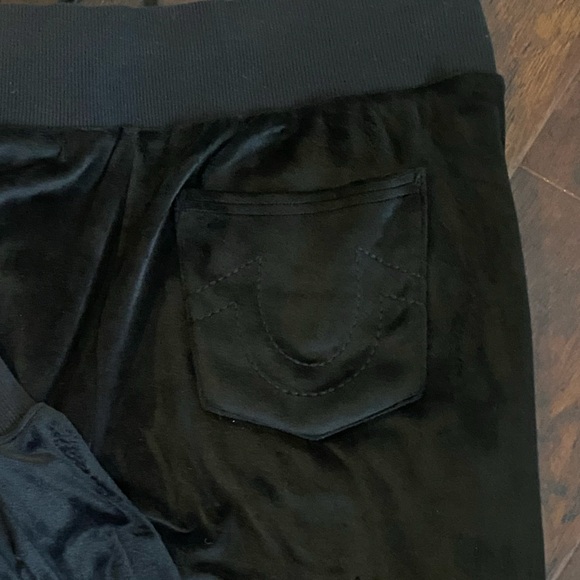 • True Religion Set • - Picture 5 of 8